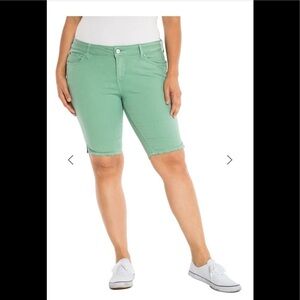 Slink Jeans BERMUDA - LEAF short jeans